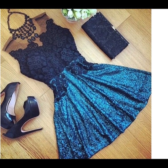 💋💋Sexy Lace O-necks Fashion Sleeveless Dress Sizes Small medium large - Picture 2 of 9